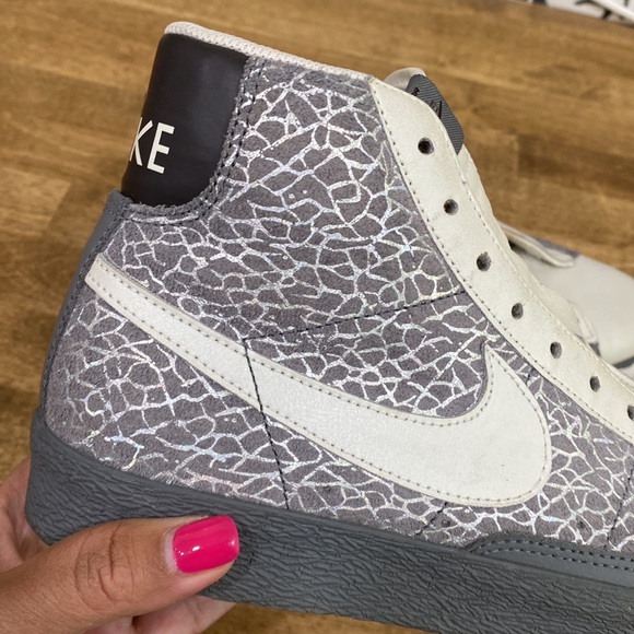 Nike Blazer Iridescent Metallic Summit Sneakers - Picture 6 of 17
